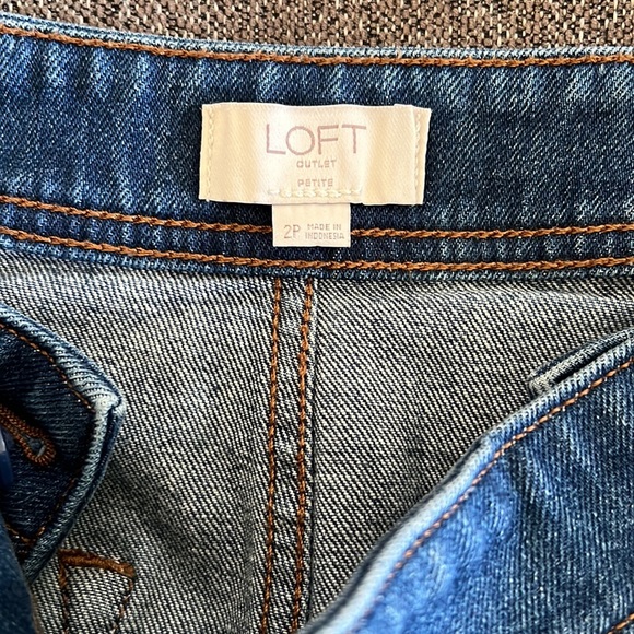 LOFT denim skirt. - Picture 3 of 5